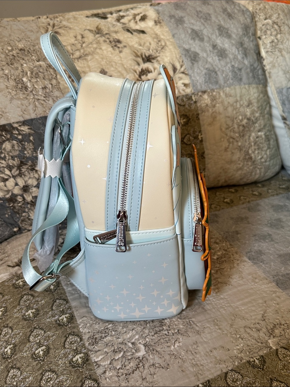 Beautiful Loungefly featuring Cinderella and mice (inside door) - new with tags - Picture 3 of 7